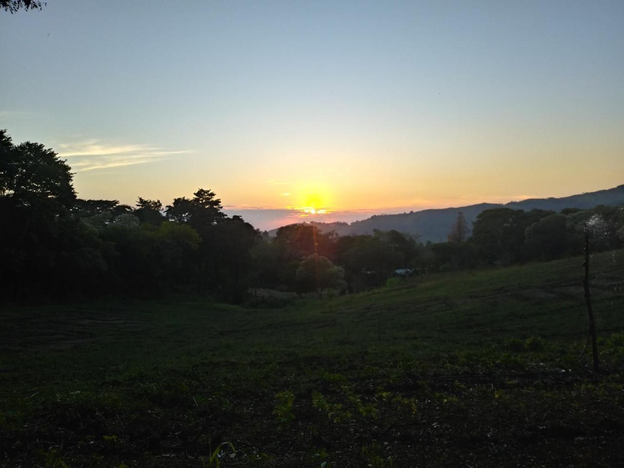 מונטה ורדה Cabanas La Montana Mountain Lodge מראה חיצוני תמונה
